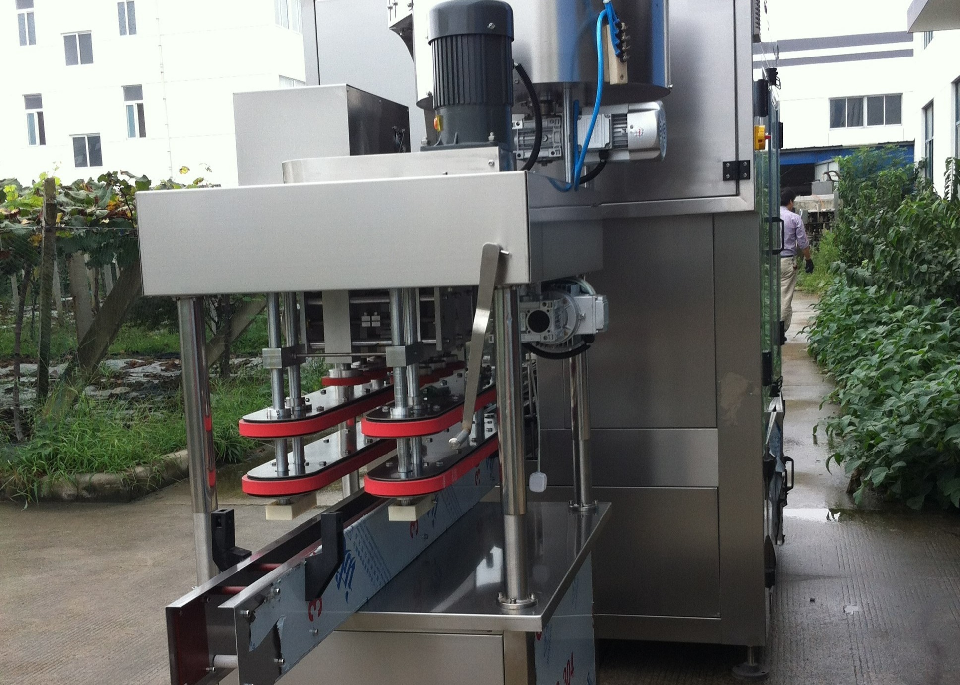 Buy cheap Silver Gray Inline Capping Machine Round Bottle Screw Capping Machine from wholesalers
