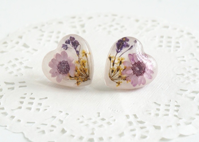 Buy cheap Unique Dried Plant Real Flower Purple Stud Earring for Fashion Women product