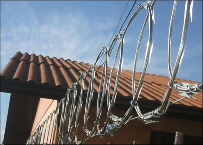 Buy cheap Anti Rust Flat Wrap Razor Wire Fence With Beeline Razor Barbed Wire product