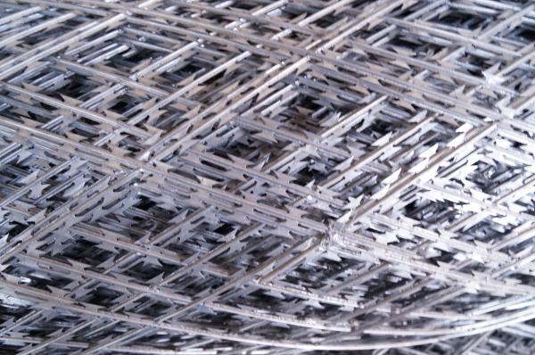 Quality different specifications and type of razor barbed wire for sale