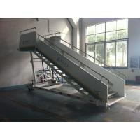 Stable Aircraft Passenger Stairs 4610 kg Rear Axle Carrying Capacity
