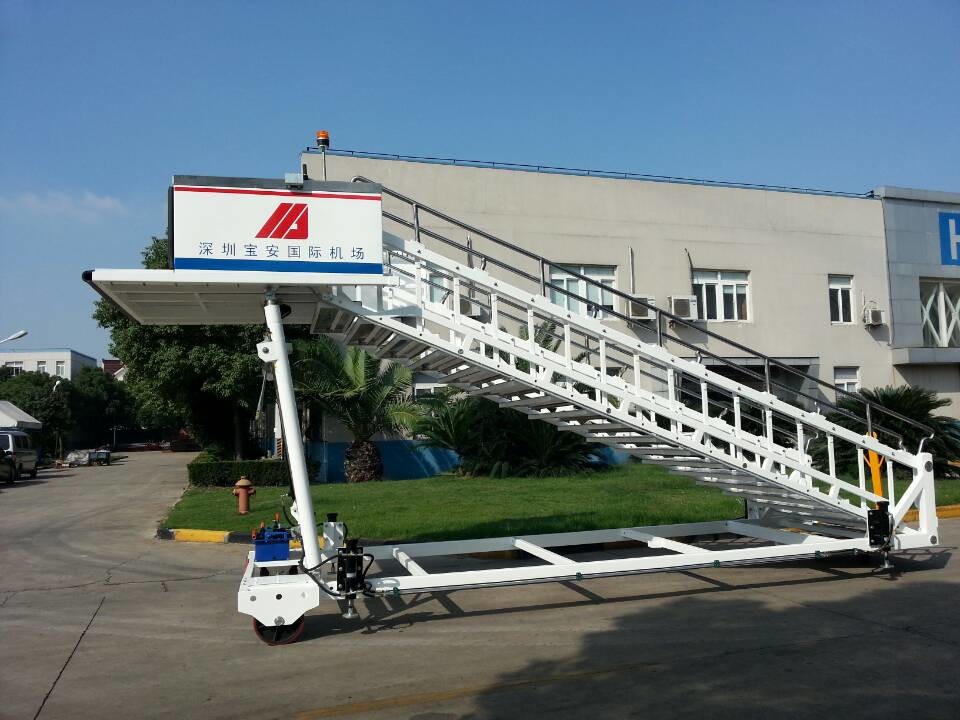 Portable Airplane Steps Ladder Diesel Driven 2300 To 3600 mm Height