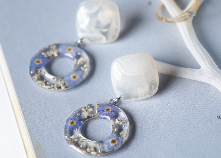 Buy cheap Forget-Me-Not Handcrafted Blue White Cube Single Stone And Germany Resin Ring Earrings For Christmas product