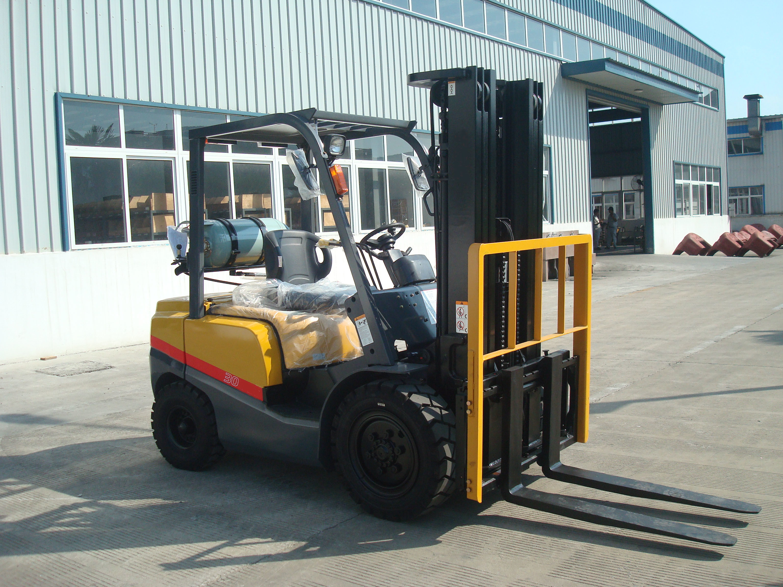 Buy cheap BENE 2.5 ton LPG forklift 2.5 ton duel fuel forklift with nissan K21 engine for sale product