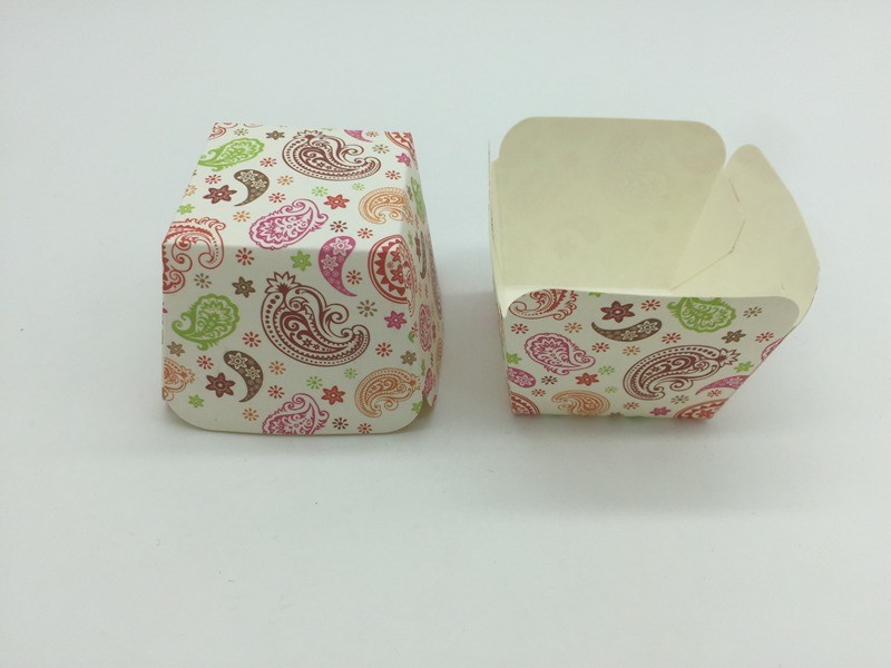 Buy cheap Solid Color Square Paper Baking Cups , Decorative Cute Cupcake Wrappers Single Wall product