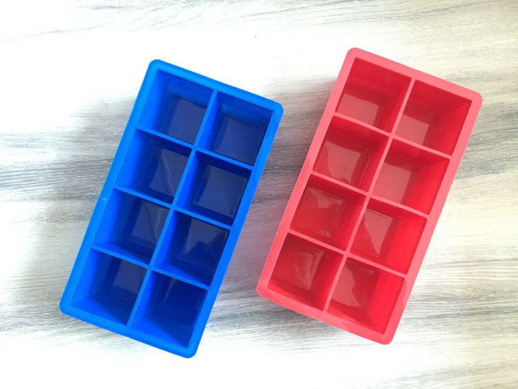 Buy cheap Christmas Silicone Ice Cube Tray With Lid, 8 Cube Premium Quality Silicone Ice Tray With Lid from wholesalers