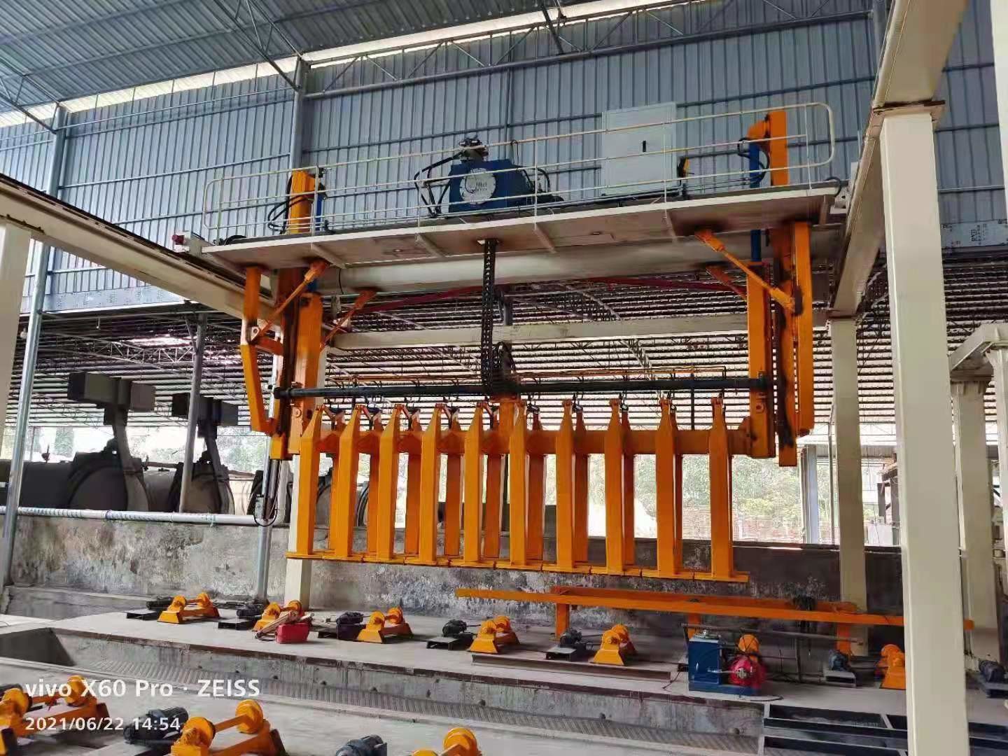 Quality W2570mm 380V Hoist AAC Block Making Machine For Finished Concrete for sale