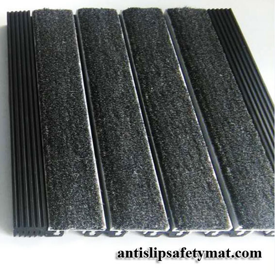 Buy cheap Aluminum Extrusion Entrance Doorway Anti Slip Matting 20MM Height from wholesalers