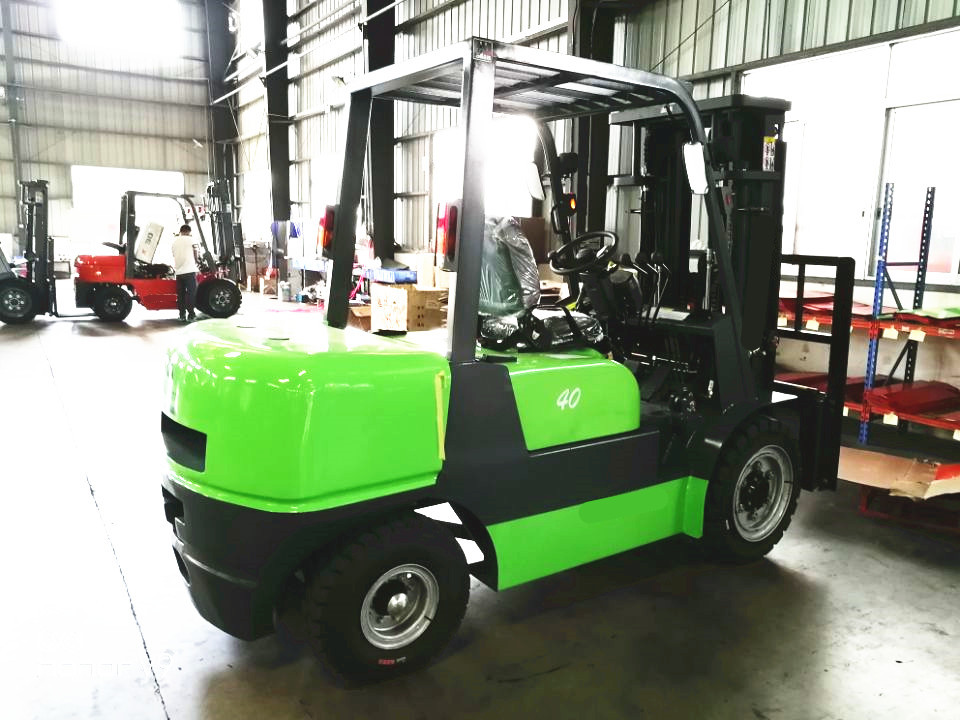 Buy cheap 3ton diesel forklift with isuzu engine 3ton loader with hydraulic transmission product