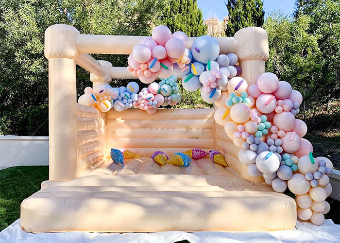 Buy cheap White Wedding Bouncy Castle House , Wedding Bounce House product