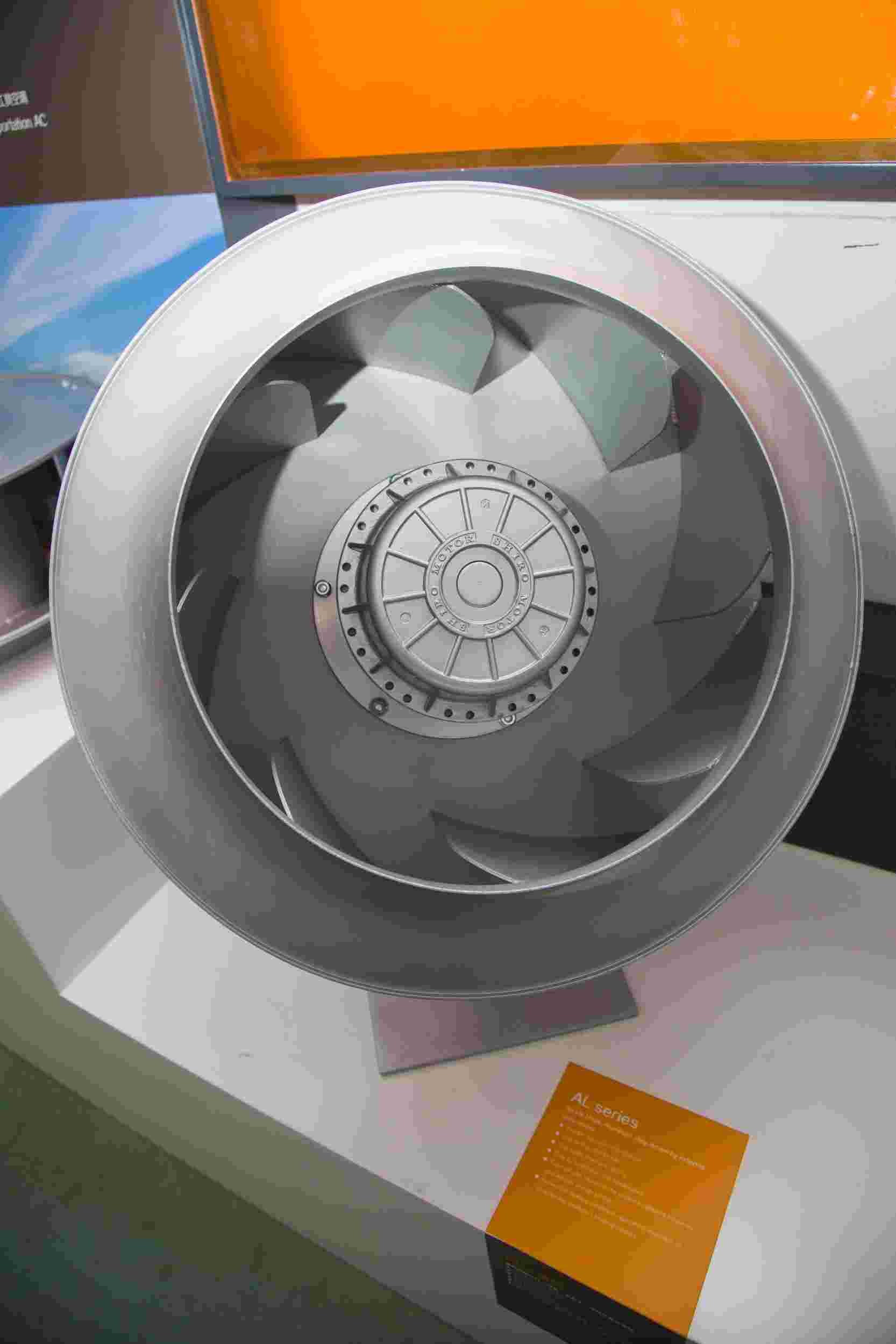 Buy cheap 355mm Backward Curved Fan Single Phase 4 Pole External Rotor Fan product
