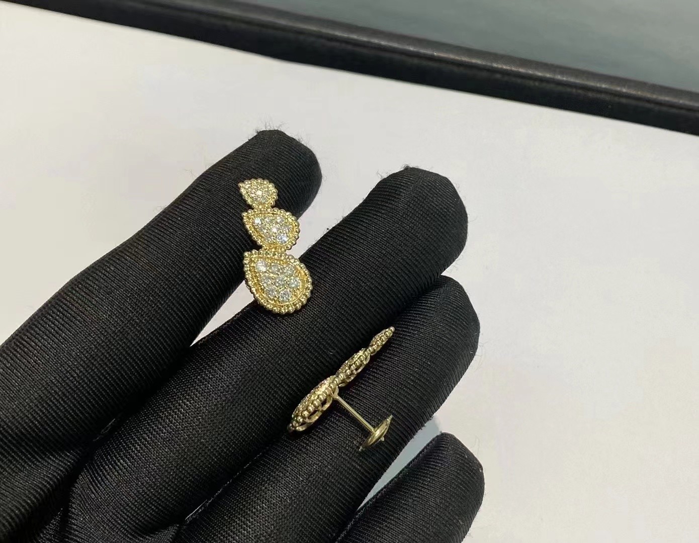 Buy cheap Luxury 18k Gold Diamond Earring 48 Round Diamonds 0.98 Carats 1pcs product