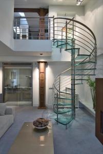 Buy cheap Spiral Staircase in Glass and Stainless Steel for Interior Used product