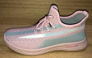 China Women′ S Walking Sock Sneakers Lightweight Flyknit Sneakers Laces Shoes on sale
