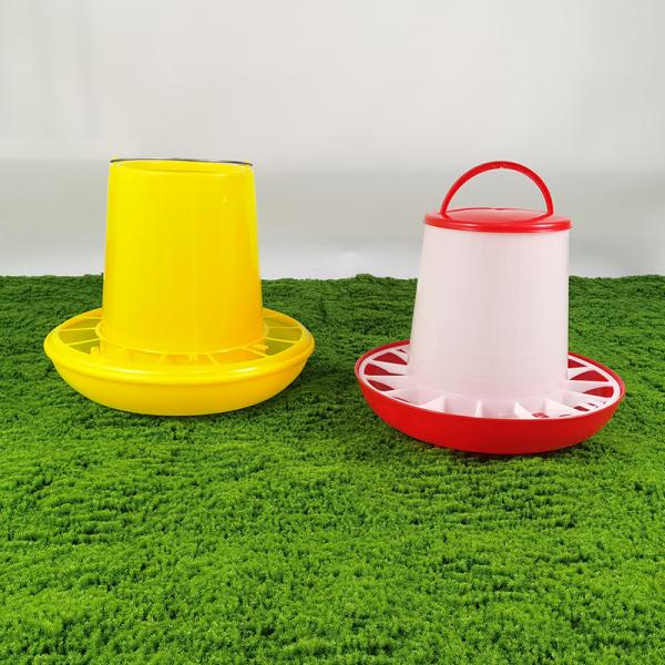 Modern Poultry Feeder With Stylish Plastic Accessories Perfect For Chickens