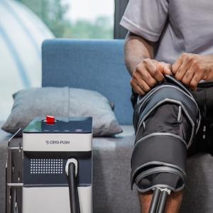 500mL Hot Cold Therapy Machine , 55DB Reusable Knee Heat Wrap