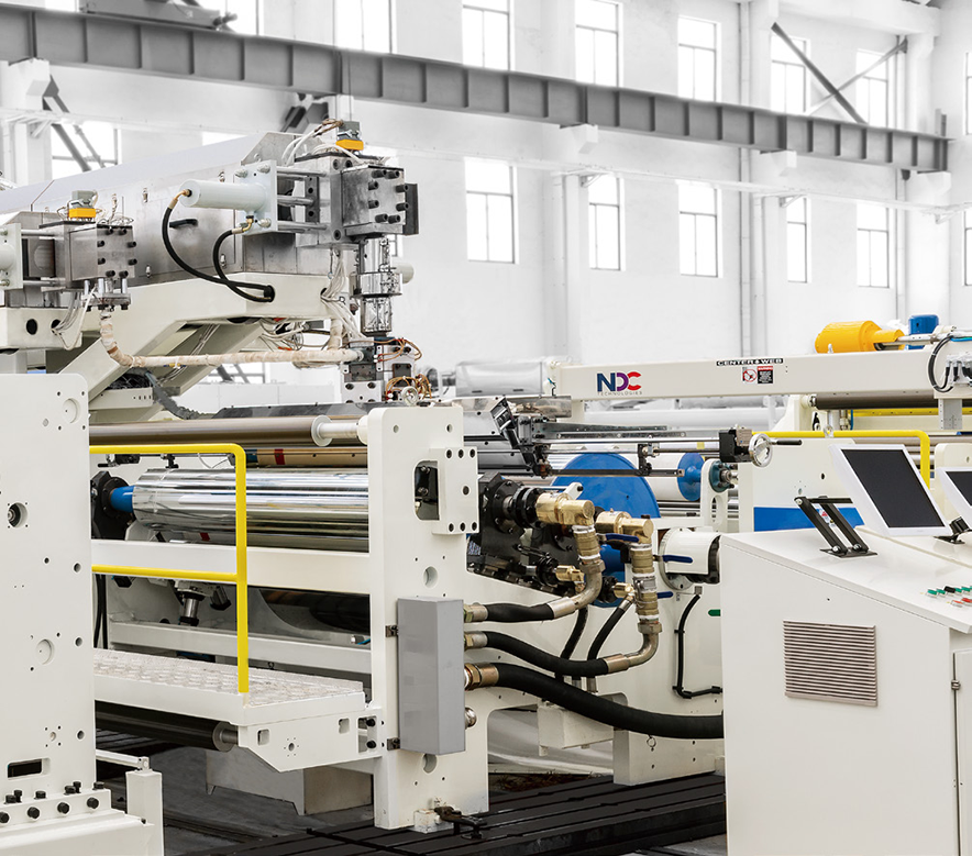 Internal mechanism of extrusion laminating machine