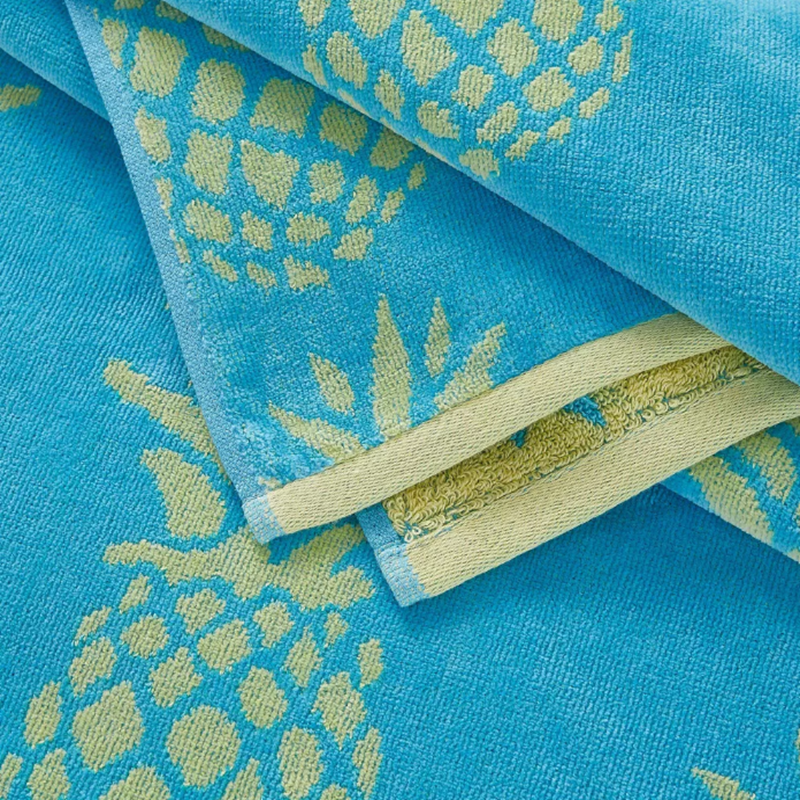 Ultra-Soft Cotton Velour Beach Towel with Quick-Dry Performance and Contrasting