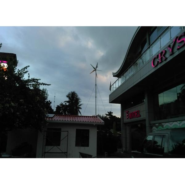 Hybrid Solar Wind Power Generation System 12KW Solar Panels And Windmills For