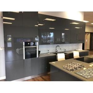 Waterproof Fireproof Modern Style Customized Wooden Kitchen Cabinet with Blum