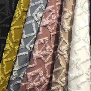 Flower Geometric Pattern 145cm Polyester Jacquard Fabric 200gsm Skin Friendly