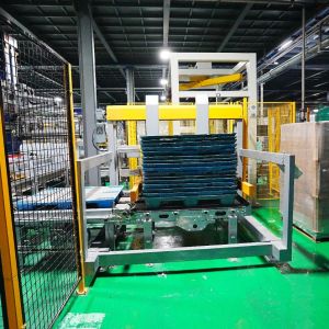 Buy cheap Robotic Palletizing System That Marshals First and Then Palletizer for Beverage Lines from wholesalers