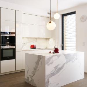 Buy cheap White Modular Acrylic Kitchen Cabinet I Shaped Pantry Cupboard Modern High Gloss product