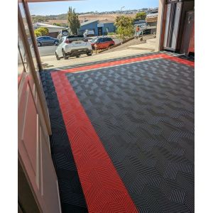 Waterproof Oil Resistant PP Garage Floor For Industrial Work Environments