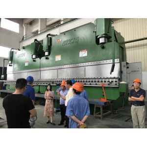 China Tandem Press Brake with Max Open Height 300-1500 Mm, Table Length 2000-12000 Mm, and Max Bending Angle 30-180 Degrees on sale
