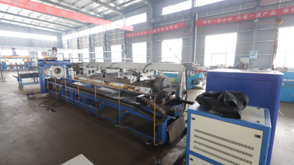 2024 Double Shaft Shredder Machine for Waste Plastics Bicycle Motorcycle Tire Recycling