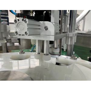 Automatic Rotary Type Automatic Glass Bottle Sealing And Capping Machine 2000bph