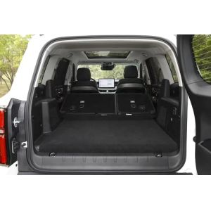 Buy cheap R19 Tire Size Tank 500 Large SUV Second hand 0km Car with Automatic Air Conditioner from wholesalers