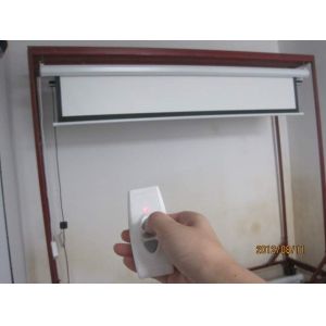 White Motorized Silver Projection Screen