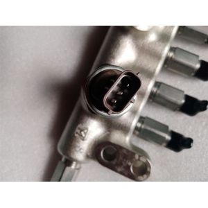 Buy cheap 6WG1 8-97603121-1 8976031211 Oil Pump Distributor Common Rail Injector from wholesalers