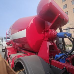 Buy cheap LHD 8X4 SINOTRUK HOWO Concrete Mixer Truck 371HP from wholesalers