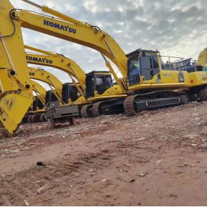 Used Komatsu 450 Excavator With 2.1m3 Bucket Capacity In Good Condition