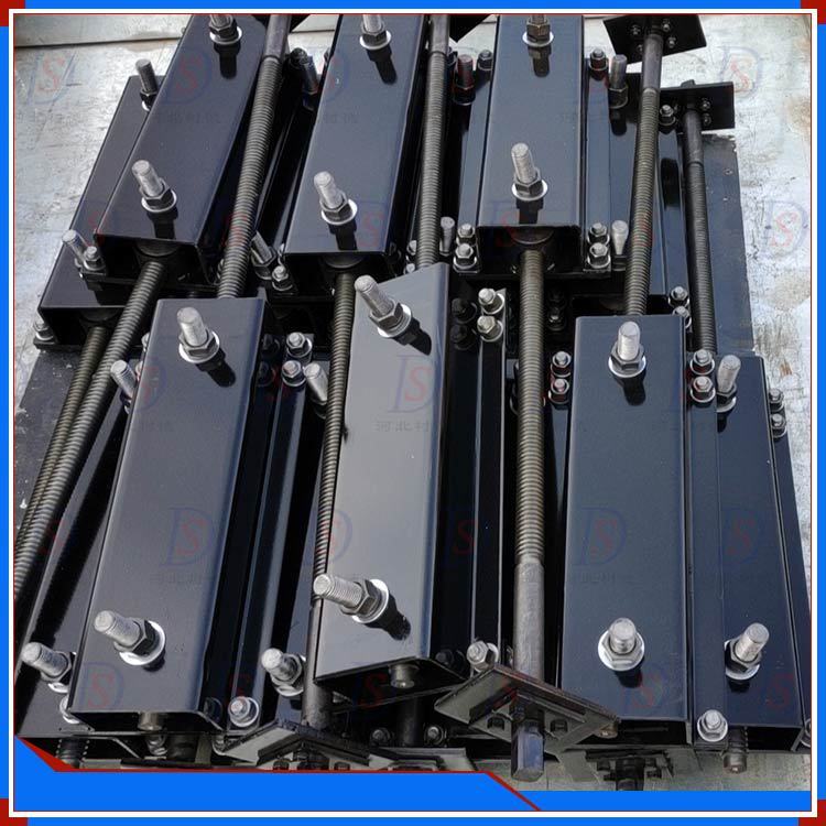 Buy cheap Conveyor Belt Screw Tensioner Device For Manual Belt Control In Mining Plants from wholesalers