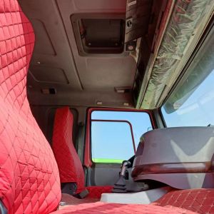 Buy cheap Tractor export Second-hand country three sales Foreign trade export 375 horsepower tractor head 8*4/6*4 from wholesalers