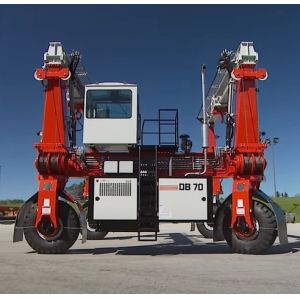 Buy cheap High Capacity Mobile Gantry Cranes Precise Lifting In Shipyard from wholesalers