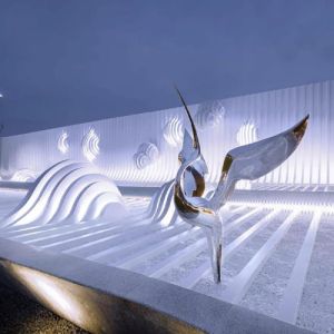 Buy cheap Decorative Metal Egret Garden Statue Realistic Lawn Crane Ornament from wholesalers