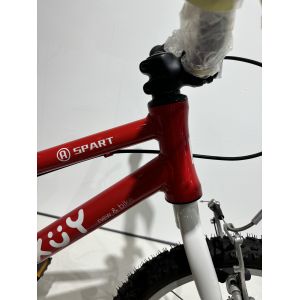 Smooth and Light 14.3kg Childrens Bike with Non slip Pedals and Double Wall