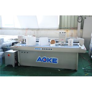 Flatbed Digital Cutter / Paper Box Making Machine With Safety Guard System