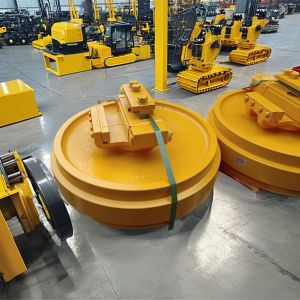 Buy cheap After Service Online support 40SiMnTi/40Mn2 Idler for John 700J Dozer Parts Front Idler from wholesalers