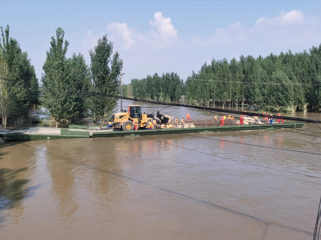 Buy cheap Axle Load 83t Floating Bridges Army Pontoon Bridge product