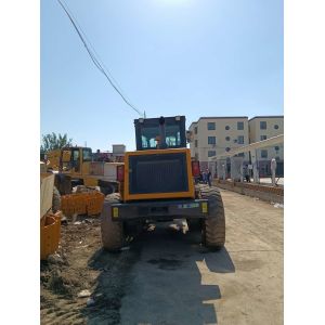 Buy cheap Cummins Engine Enclosed Cabin Grader with Rear Ripper Attachment from wholesalers