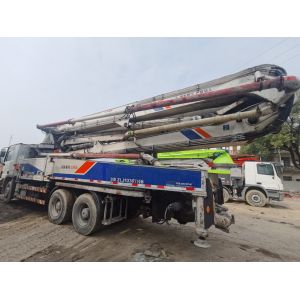 Buy cheap White Second Hand Concrete Pump 2011 Zoomlion 47m Productivity /h for Performance from wholesalers