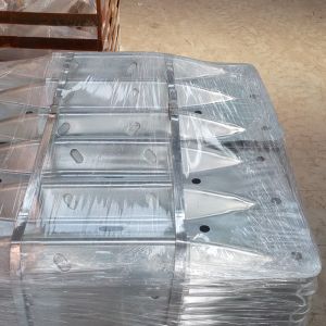 Galvanized W Beam Guardrail Bridge Terminal End Custom Shape for Enhanced Road