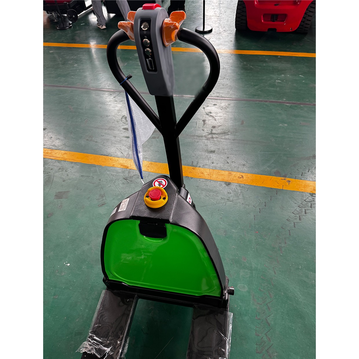 Buy cheap EC Certificate 1500kg  F5pro Electric Pallet Truck 1.5ton 3306lb Forklift for Large Scale Supermarkets or Narrow Places from wholesalers