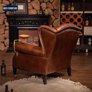 Using top-grade European half-skin, each piece of leather undergoes 21 steps of