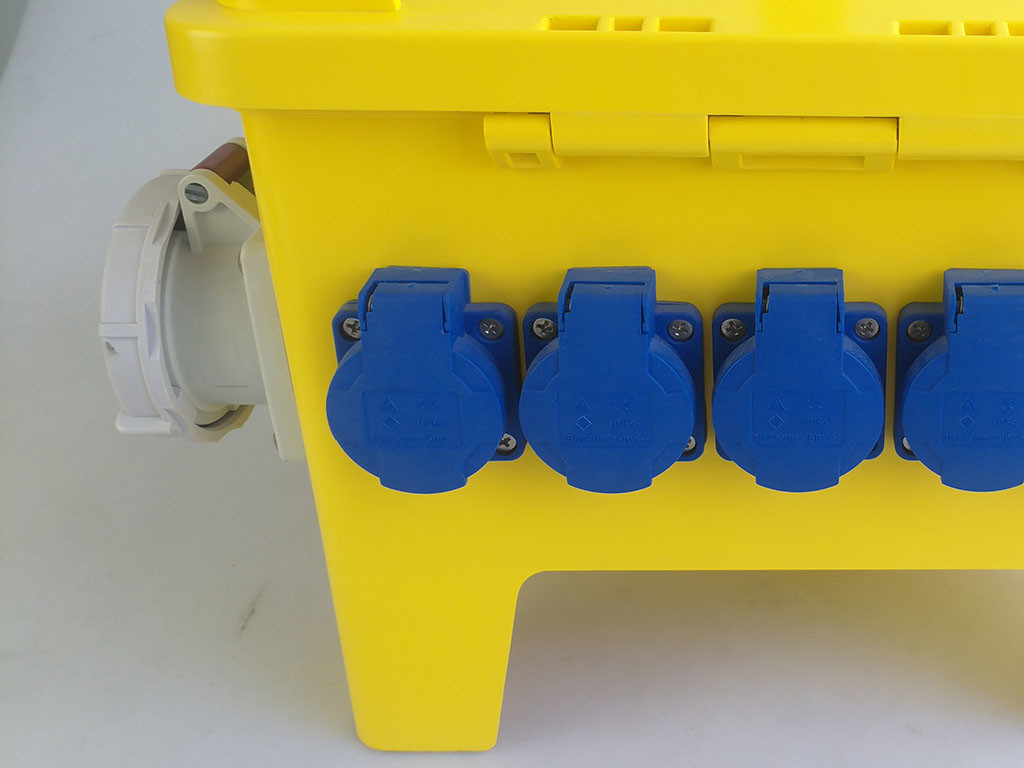 Buy cheap Simplified Handling Electrical Distribution Box Spring Loaded Cover from wholesalers